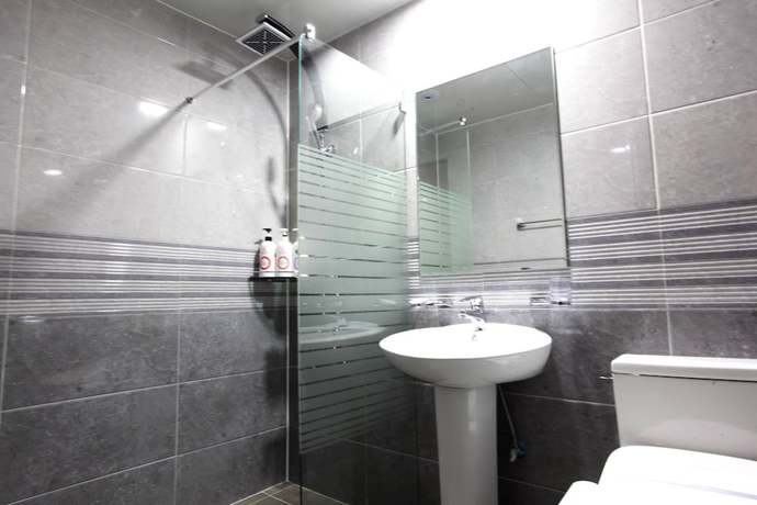 Imagen de la habitación del Hotel GALLERIA HOTEL. Foto 20