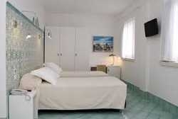 Imagen de la habitación del Hotel GANIMEDE. Foto 3