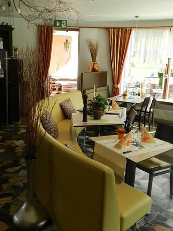 Imagen del bar/restaurante del Hotel GARNI Mittenwald. Foto 2