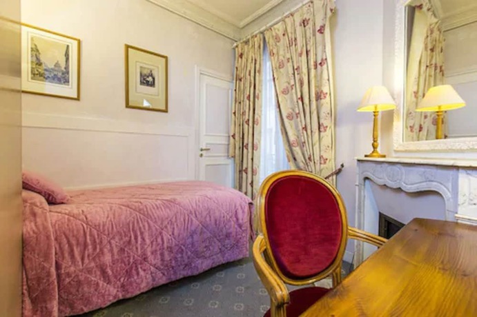 Imagen de la habitación del Hotel GAVARNI. Foto 5