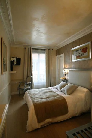 Imagen de la habitación del Hotel GAVARNI. Foto 15