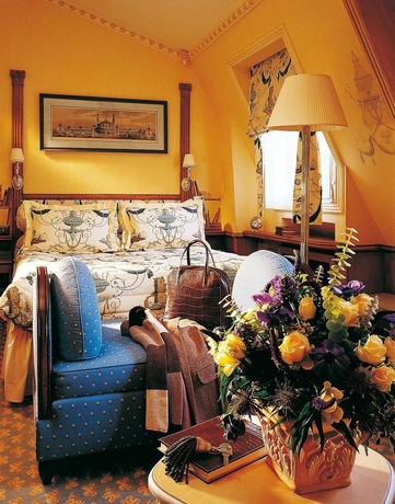 Imagen de los exteriores del Hotel GAVARNI. Foto 4