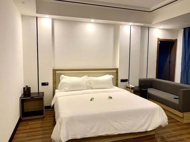 Imagen de la habitación del Hotel G.C Royal. Foto 7