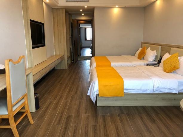 Imagen de la habitación del Hotel G.C Royal. Foto 13