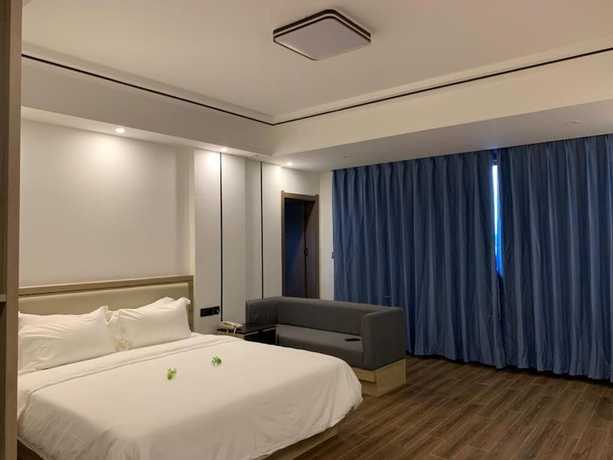 Imagen de la habitación del Hotel G.C Royal. Foto 14
