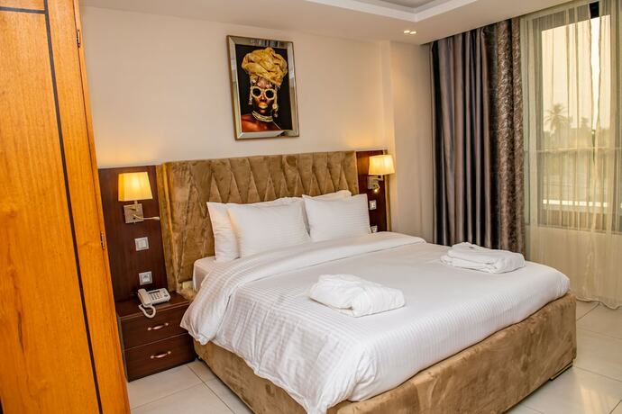 Imagen de la habitación del Hotel GENEVA H&Ocirc;TEL, Bassa. Foto 17