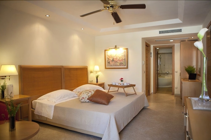 Imagen de la habitación del Hotel G&Eta;otels Theophano Imperial Palace. Foto 16