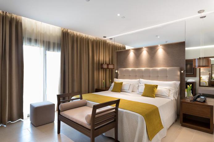 Imagen de la habitación del Hotel GF Victoria. Foto 6