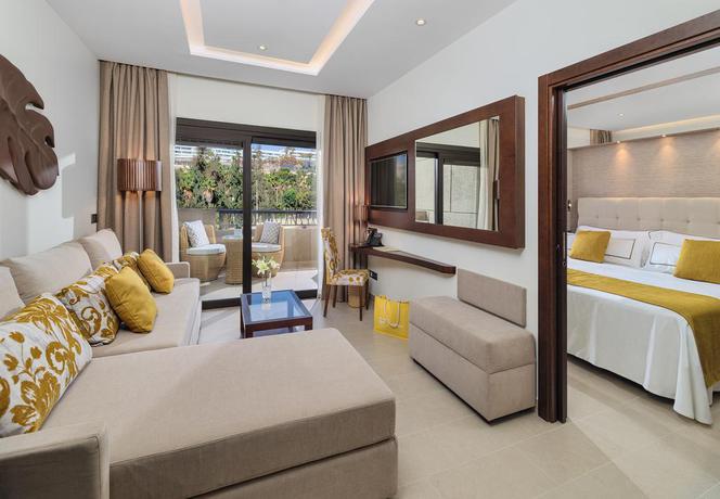 Imagen de la habitación del Hotel GF Victoria. Foto 10