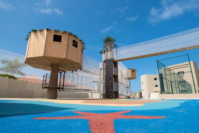 Imagen de los exteriores del Hotel GF Victoria. Foto 19