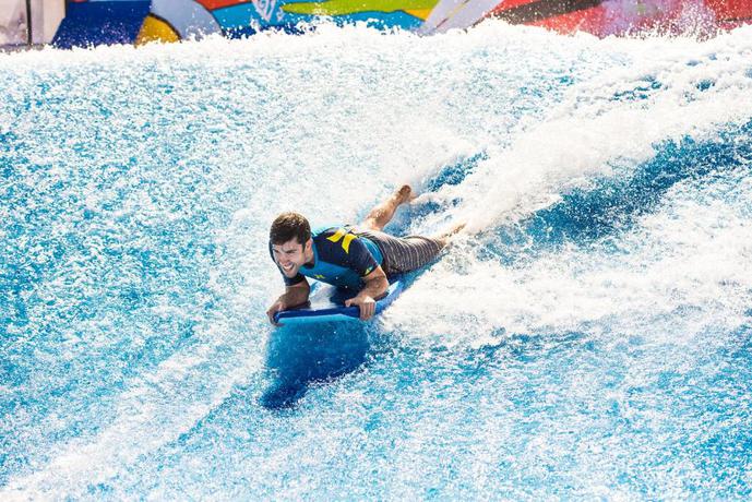 Imagen de la piscina del Hotel GF Victoria. Foto 32