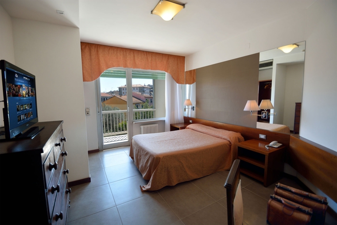 Imagen de la habitación del Hotel GHIRONI. Foto 6