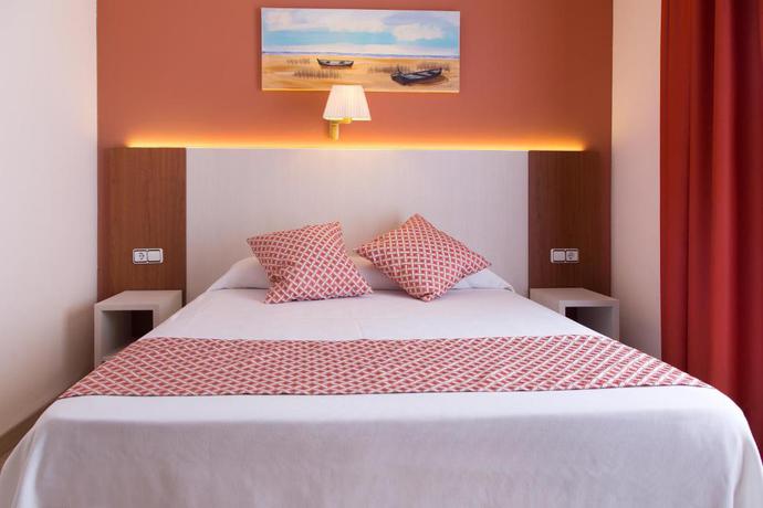 Imagen de la habitación del Hotel GHT Balmes, Aparthotel & SPLASH. Foto 5