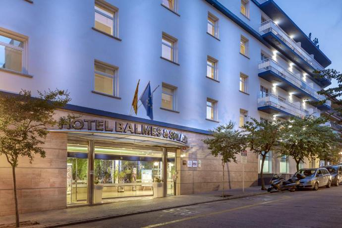 Imagen de los exteriores del Hotel GHT Balmes, Aparthotel & SPLASH. Foto 16