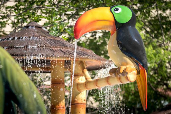 Imagen de la piscina del Hotel GHT Balmes, Aparthotel & SPLASH. Foto 23