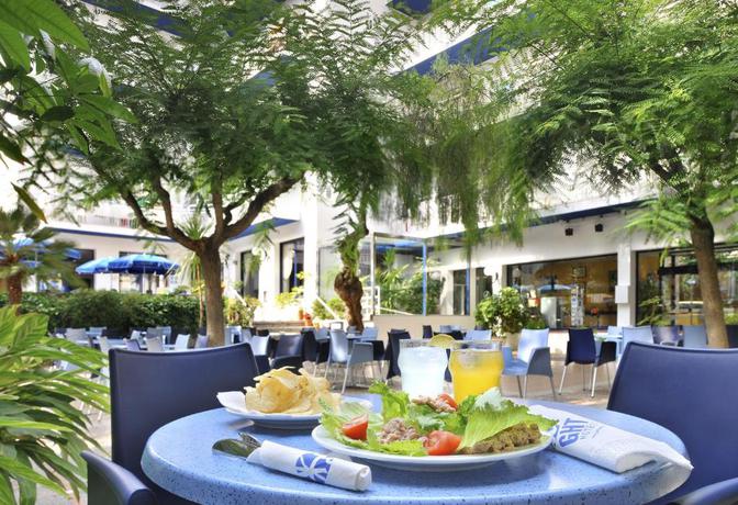 Imagen del bar/restaurante del Hotel GHT Balmes, Aparthotel & SPLASH. Foto 4