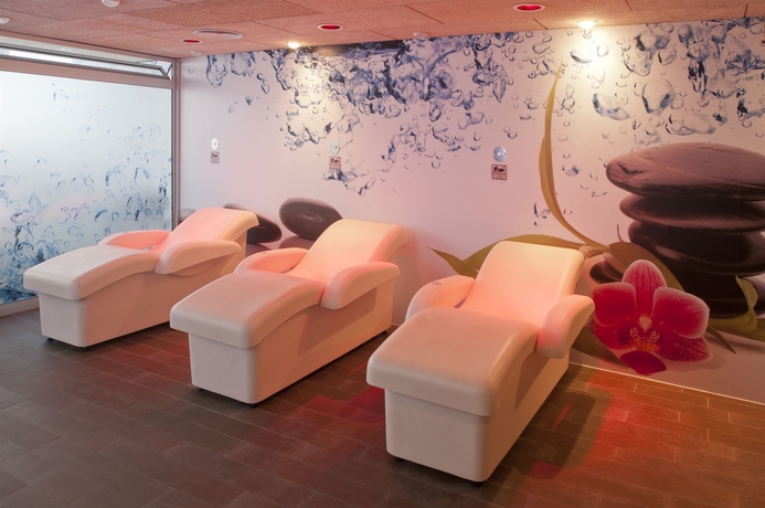 Imagen de la piscina del Hotel GHT Maritim. Foto 10