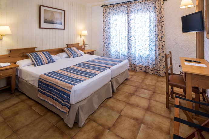 Imagen de la habitación del Hotel GHT Neptuno. Foto 6