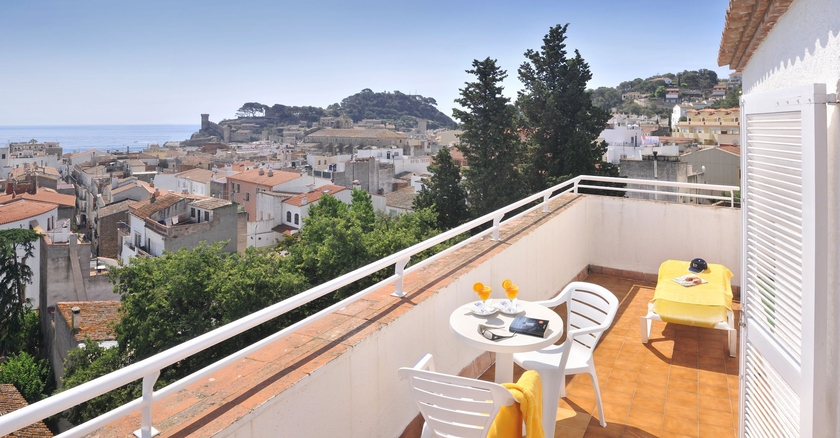 Imagen de la habitación del Hotel GHT Neptuno. Foto 9