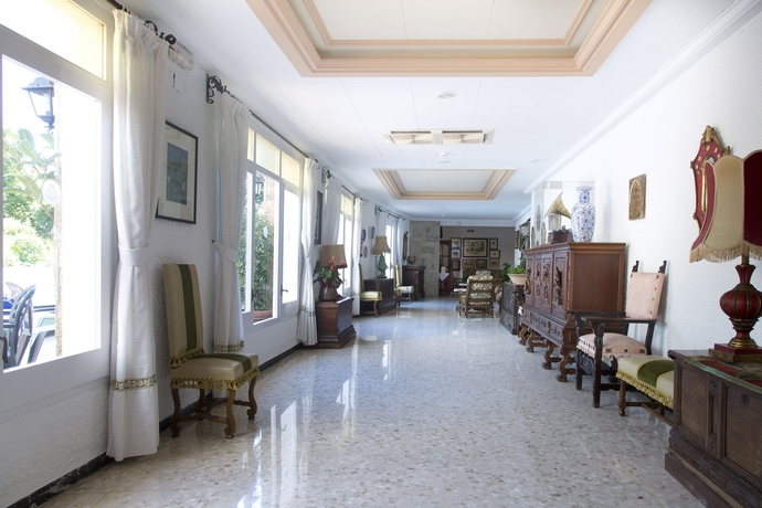 Imagen del bar/restaurante del Hotel GHT Neptuno. Foto 2