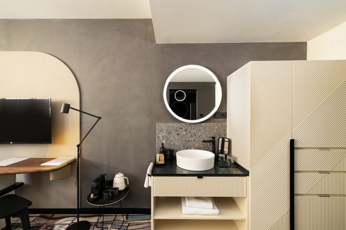 Imagen de la habitación del Hotel GIN Budapest. Foto 9