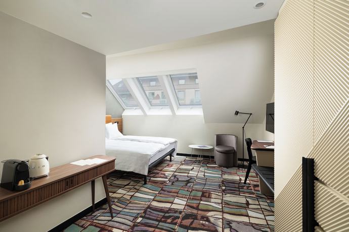 Imagen de la habitación del Hotel GIN Budapest. Foto 19