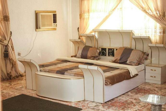 Imagen de la habitación del Hotel GITY Royale Suites. Foto 6