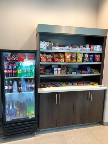 Imagen del bar/restaurante del Hotel GLō Best Western Nashville Airport West. Foto 4