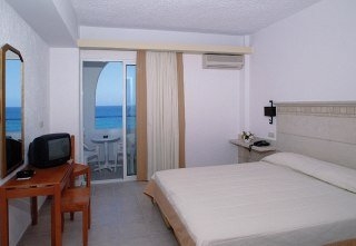 Imagen de la habitación del Hotel GLAROS HOTEL. Foto 6