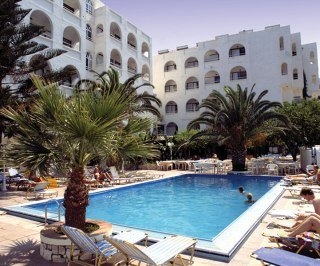 Imagen de la piscina del Hotel GLAROS HOTEL. Foto 11