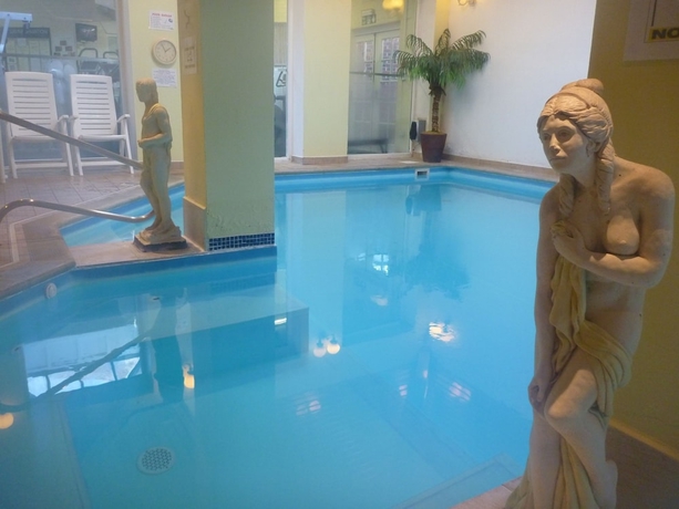 Imagen de la piscina del Hotel GLEBE. Foto 19