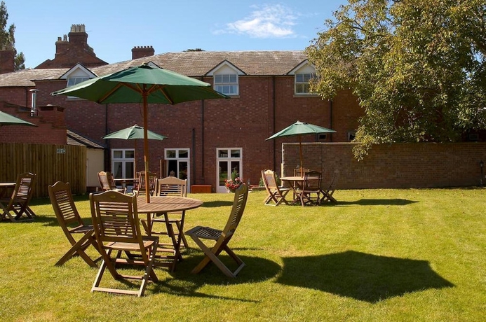 Imagen de los exteriores del Hotel GLEBE. Foto 14