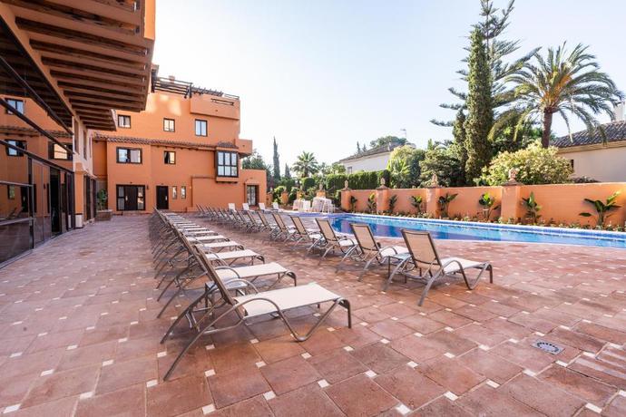 Imagen de la piscina del Hotel GLOBALES PARAISO BEACH. Foto 15