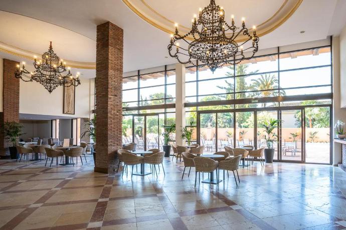 Imagen del bar/restaurante del Hotel GLOBALES PARAISO BEACH. Foto 3