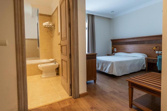 Imagen de la habitación del Hotel GLOBALES PARAISO BEACH. Foto 7