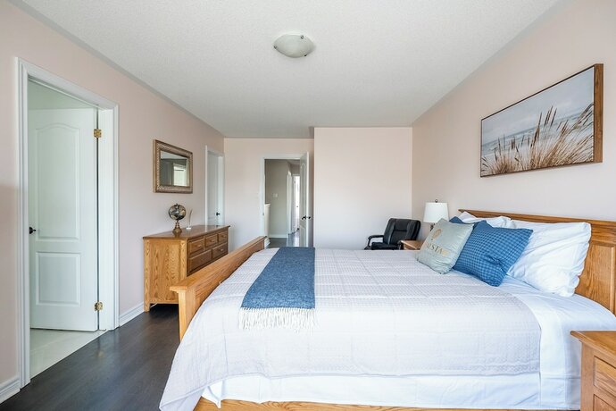 Imagen de la habitación del Hotel GLOBALSTAY Modern 3BR house in Newmarket. Foto 20