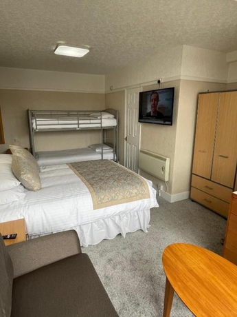 Imagen de la habitación del Hotel GNDJ. Foto 8