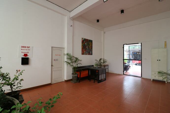 Imagen de los interiores del Hotel GO INN Thapae. Foto 19