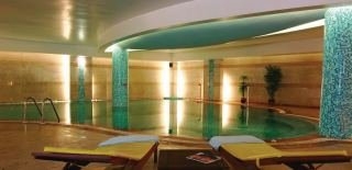 Imagen de la piscina del Hotel GOLDEN LOTUS. Foto 6