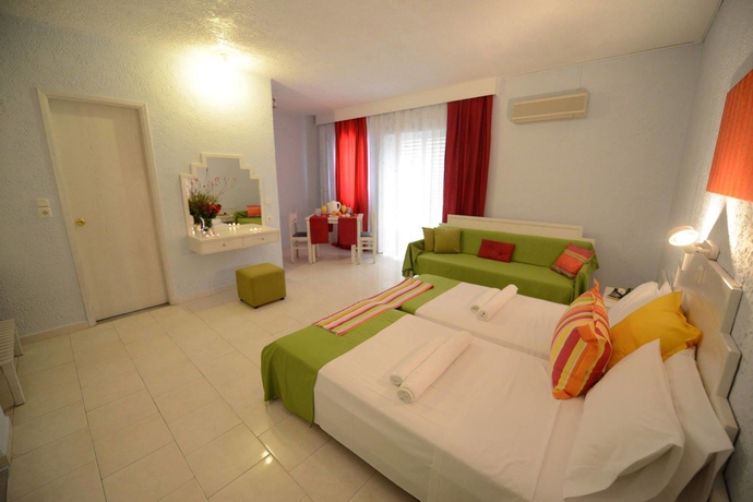 Imagen de la habitación del Hotel GOLDEN STAR, Tigaki. Foto 6