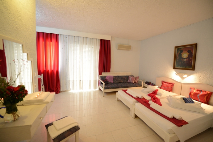 Imagen de la habitación del Hotel GOLDEN STAR, Tigaki. Foto 7