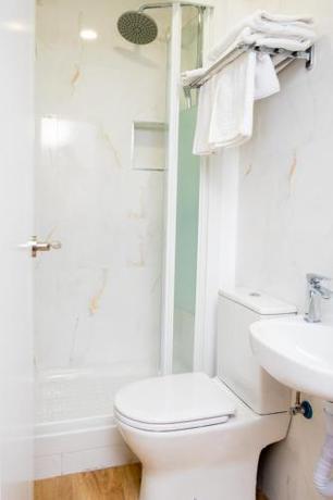 Imagen de la habitación del Hotel GOLDEN TORREJON. Foto 3