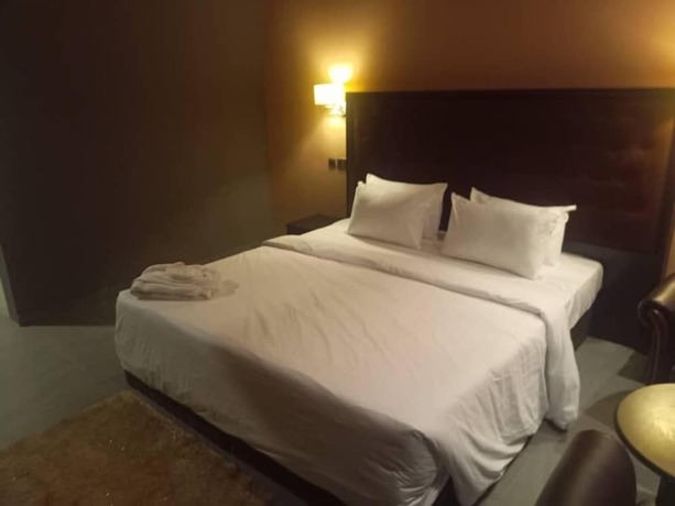 Imagen de la habitación del Hotel GOLDEN TULIP ESSENTIALS OWERRI. Foto 11