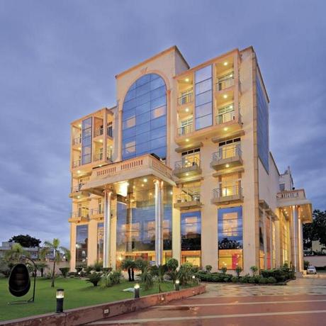 Imagen general del Hotel GOLDEN TULIP HARIDWAR. Foto 10