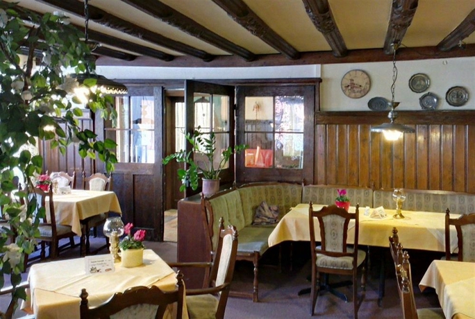 Imagen del bar/restaurante del Hotel GOLDENE ROSE, Dinkelsbuhl. Foto 3