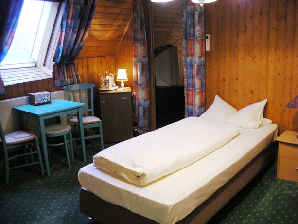 Imagen de la habitación del Hotel GOLDENE ROSE, Dinkelsbuhl. Foto 6