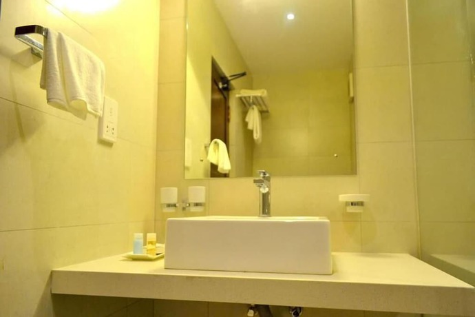 Imagen de la habitación del Hotel GOOD WOOD AIRPORT HOTEL. Foto 5