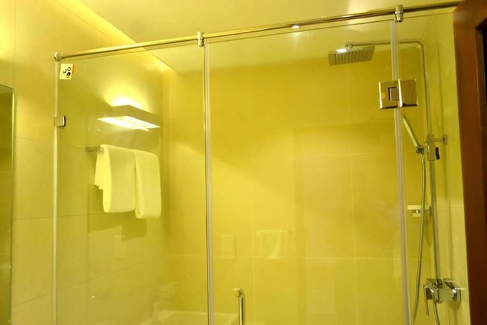 Imagen de la habitación del Hotel GOOD WOOD AIRPORT HOTEL. Foto 11