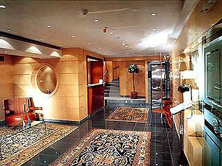 Imagen de los interiores del Hotel G.R Louis. Foto 3