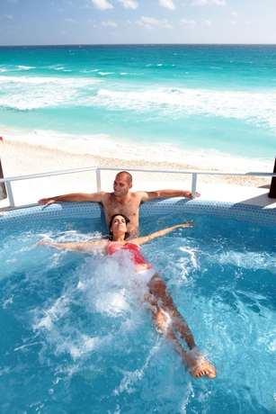 Imagen de los exteriores del Hotel GR Solaris Caribe. Foto 8